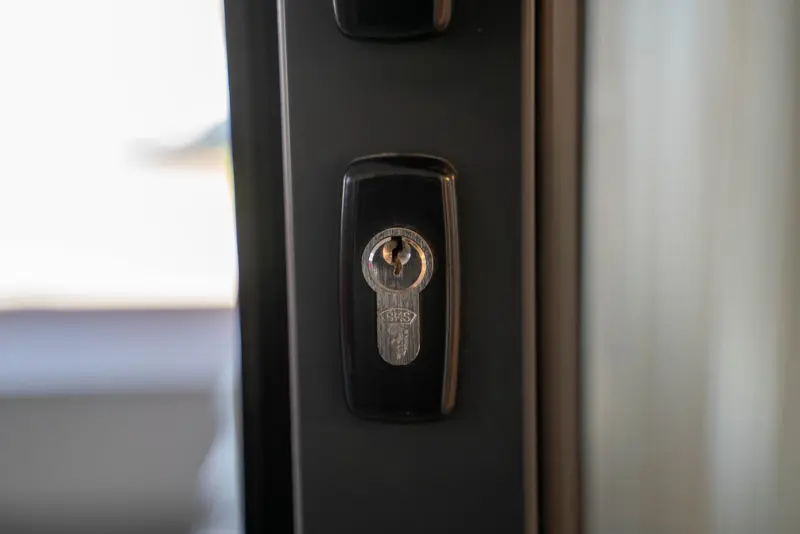 Cylindre de serrure sur une porte